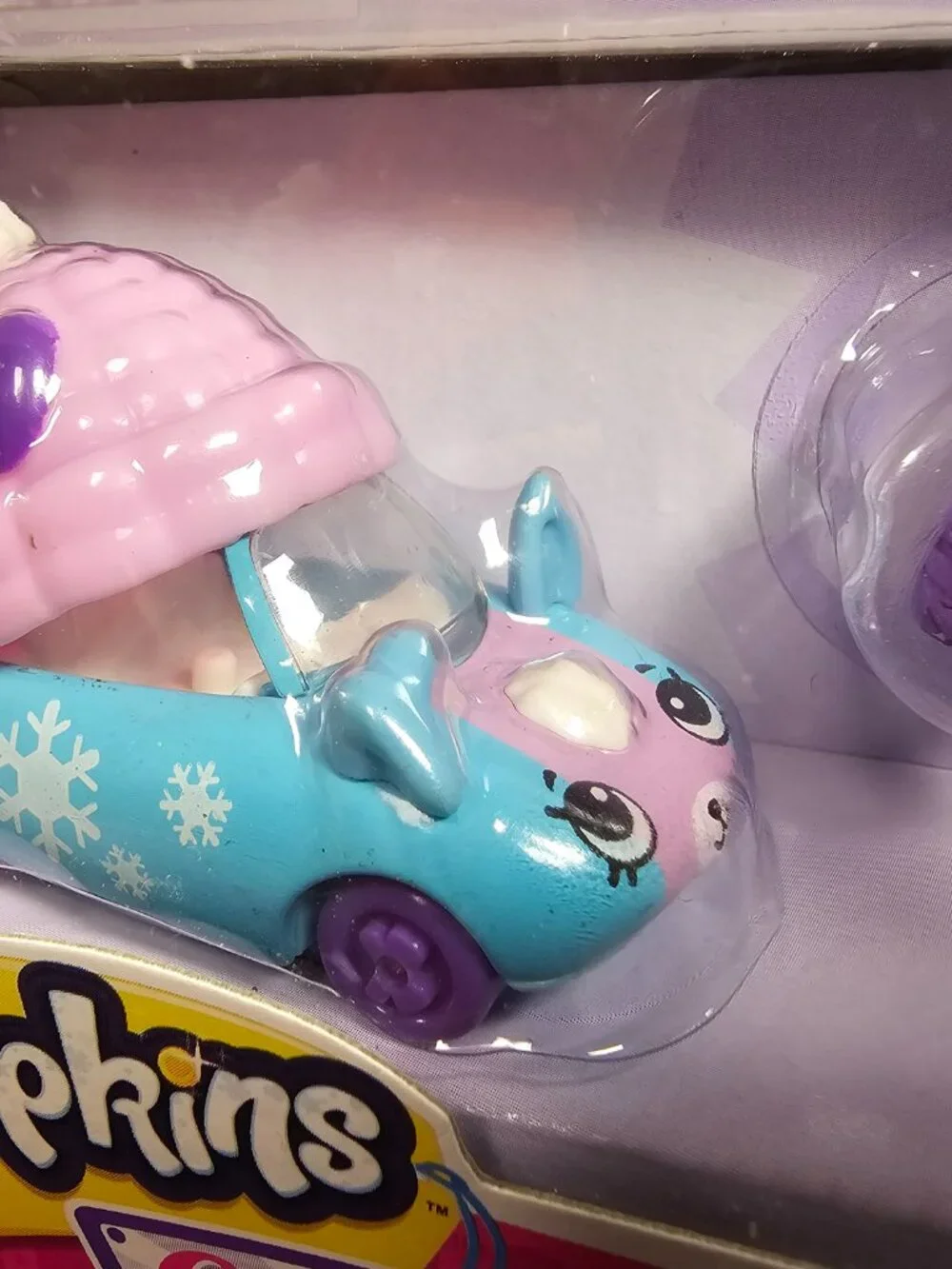 Moose Toys Shopkins Cutie Cars Beanie Machine QT4-01 Vehicle & Mini Shopkin NEW